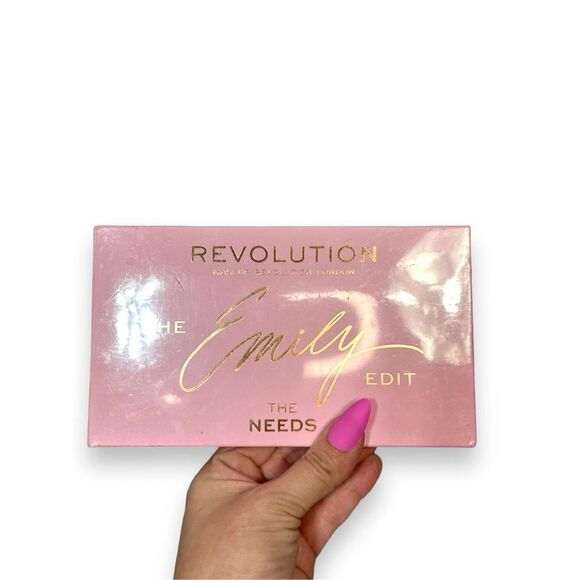Revolution Makeup Pallet The Emily Edit The Needs New - Picture 3 of 4